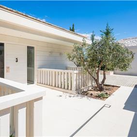 Luxury 6 Bedroom Brac Island Beach Front Villa With Heated Infinity Pool and lift near Sumartin sleeps 12